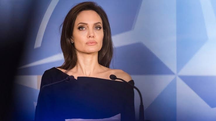 Willie Nelson and Angelina Jolie An Unlikely Connection Rooted in Humanity and Influence